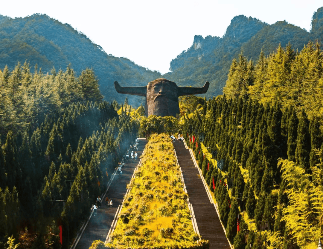 探寻神农架秘境之旅，自驾新篇章启航